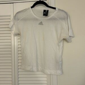 Size medium adidas tshirt, like new